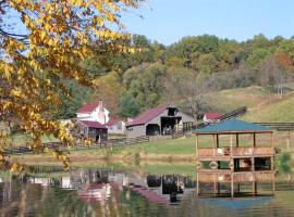 Lovely Cottage on Farm near Shenandoah National Park, Virginia，位于Sperryville的酒店