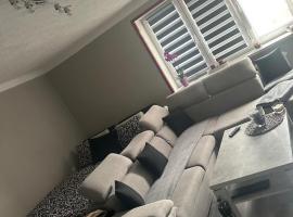 Rozvadov útulný apartmán，位于塔霍夫的酒店
