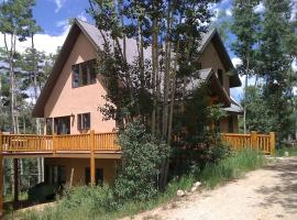 Charming Vacation Rental in the Heart of South Park near Fairplay, Colorado，位于Jefferson的酒店