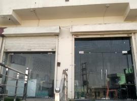Tosh Guest House，位于Nandgaon的酒店