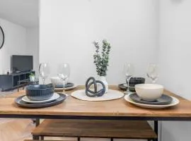 St George's Quarter - Luxury Stays - Duplex - FREE PARKING - Home From Home - FREE WIFI - Newly Renovated - Moorfeilds