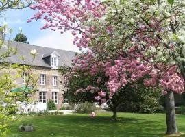 La Longère 1750 Hambye piscine grand jardin