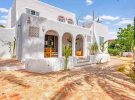 La IBICENCA & JACUZZI by XimoApartments，位于奥利瓦的酒店