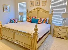 Spacious King, Queen Rooms in Luxury Villa-Pool-SPA-Disney-WiFi-Smart TV