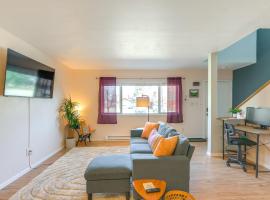 5 Mi to Hot Springs Pagosa Springs Condo，位于帕戈萨斯普林斯的酒店