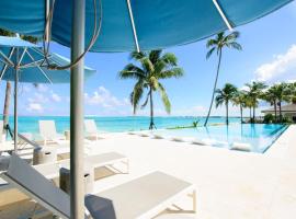 Two Bedroom Cable Beach Condo with patio