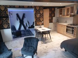 Love Room, L'aubertine，位于Putanges-le-Lac的酒店