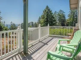Gorgeous 3 BDR Home in Gualala With Ocean View