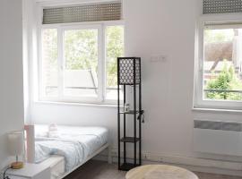 Villars vibe & comfort，位于瓦朗西纳的酒店