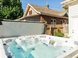 Private HotTub GameRoom and Fenced Backyard