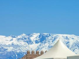 The White Camel Camp - Agafay Desert Activities，位于马拉喀什的酒店
