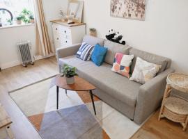 Cozy 2-Bedroom Detached Home No-7，位于都柏林的酒店