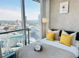 Rotunda Luxury Skyscraper Apartment in the Heart of Birmingham city Centre