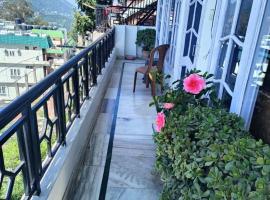 Ghar 2 BHK Homestay，位于索兰的酒店