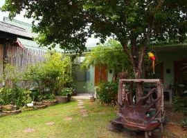 Baan Sala Lung Dam Hotel