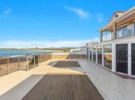 Sea Breeze at Barrack Point