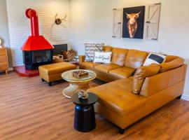 NEW! VillaBella Luxury Farmhouse，位于赫曼的酒店