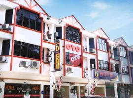 Super OYO 635 Seven Days Hotel，位于劳勿的酒店
