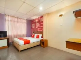 OYO 90929 DJ Hotel