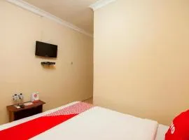 OYO 2045 Hotel 211