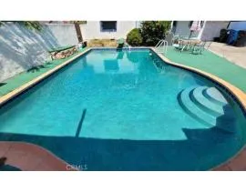 Awesome deal! Room with private bathroom close to Kia Forum, Sofi Stadium and LAX airport