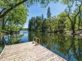 Lakefront Cozy Cabin on the Cove