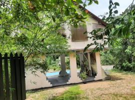 Kit Cott Resort and Retreat，位于Teligama的酒店
