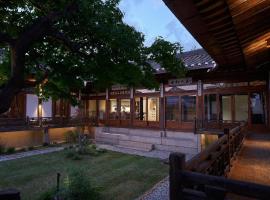 Nostalgia Hanok Hotel，位于首尔的酒店