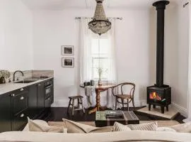The Postman's Cottage - Hinterland Luxury