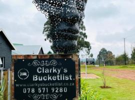 Clarkys Bucketlist Dullstroom，位于德尔斯特鲁姆的酒店