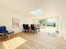 Townhouse close to Beach & City Center，位于法尔肯贝里的酒店