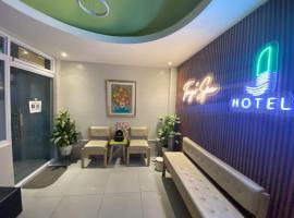 J Hotel，位于罗哈斯城的酒店