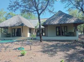 Iphupho Bush Lodge 413 Ba-Phalaborwa，位于帕拉博鲁瓦的酒店