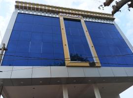D P Palace，位于Chaudhary Charan Singh International Airport的酒店