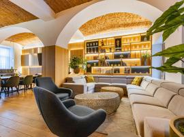 Aparthotel Mariel，位于兹诺伊莫的酒店