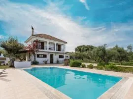 Villa Lola - 3 Bedrooms & Private Pool