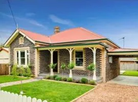 Carisbrook Cottage