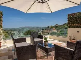 Krousonas Mountain View Suite