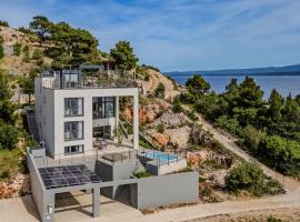 Villa Blue Horizon，位于Nereži&scaron;ća的带泳池的酒店