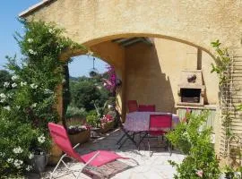 Holiday cottage with private terrace, Bellegarde