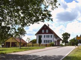 Ferienhaus Nordschwarzwald，位于Neuweiler的酒店