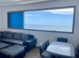 Luxury beach apartment in Kerkennah，位于Ouled Kacem的酒店