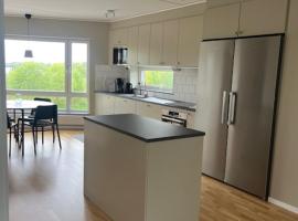 Elme Apartment 2，位于韦克舍的带停车场的酒店