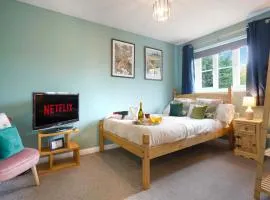Room close to city