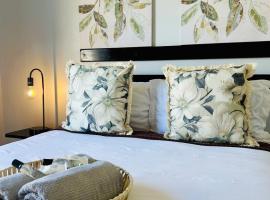 Skyfly Bed & Breakfast，位于曼齐尼的酒店