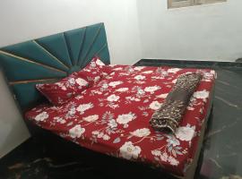 Mathura vrindavan Gokul Dham，位于马图拉的酒店