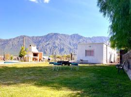 Family Mountain River House，位于且乌塔的酒店