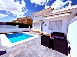 Gregorys Poolside Villa