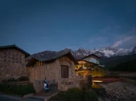 Lijiang Snow Mountain stone house