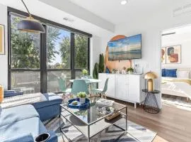 Lux 2BD Gym Rooftop Street Parking by DT UMN